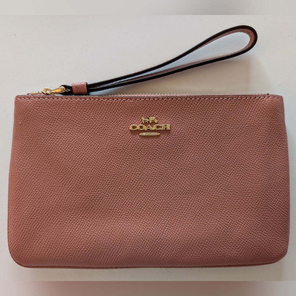 New Coach Wristlet Vintage Pink NWT